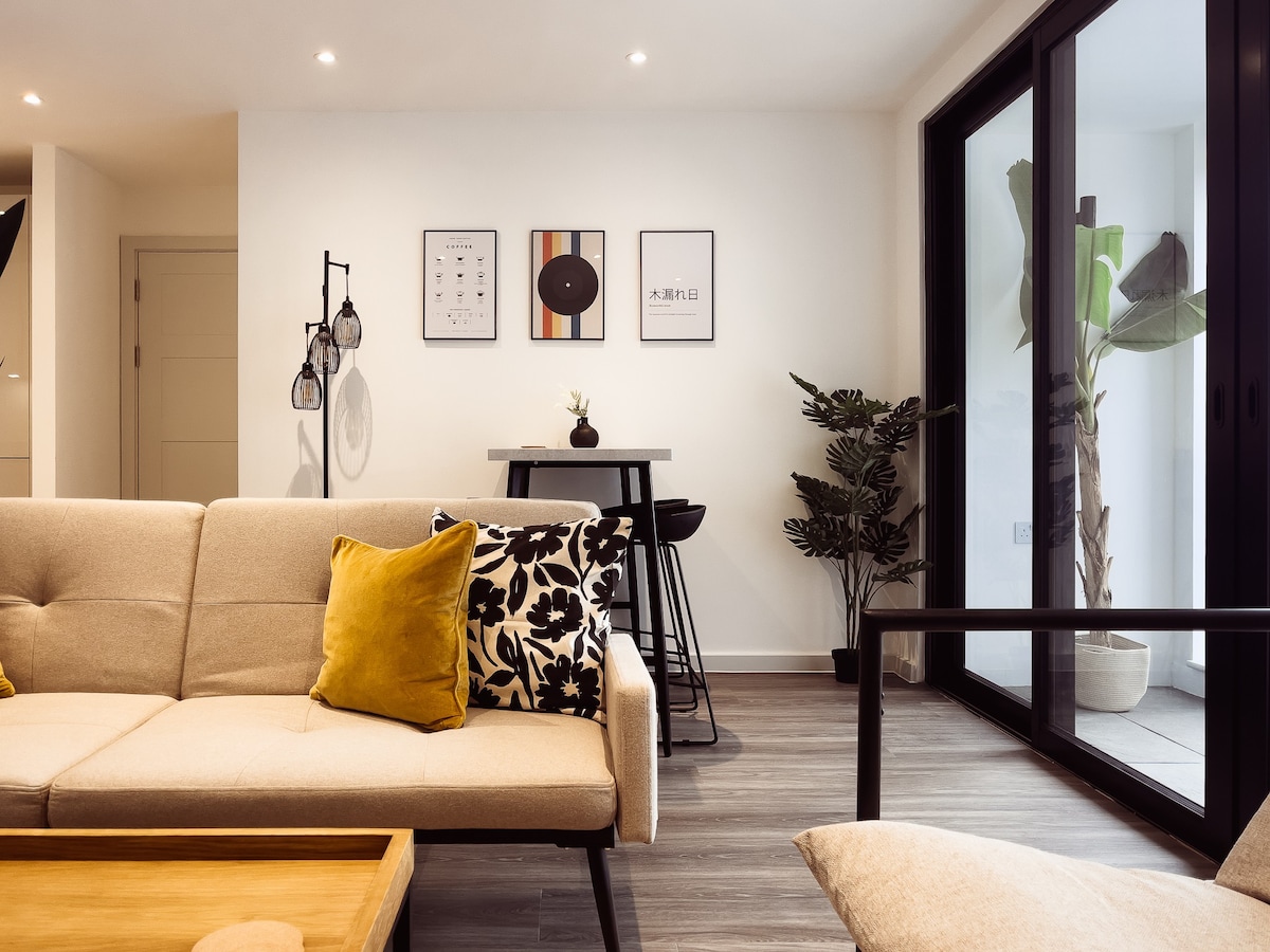 Luxe Pad London: with Free Parking!