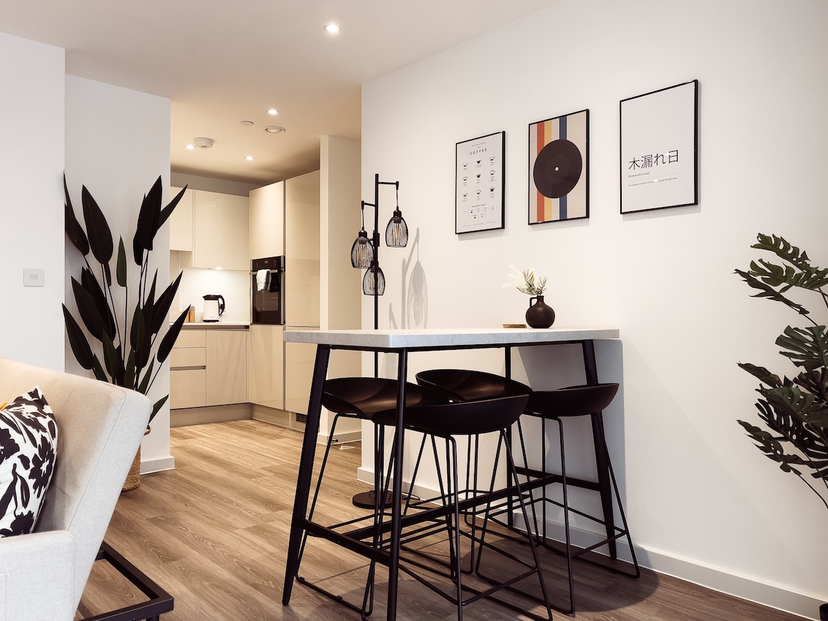 Luxe Pad London: with Free Parking!
