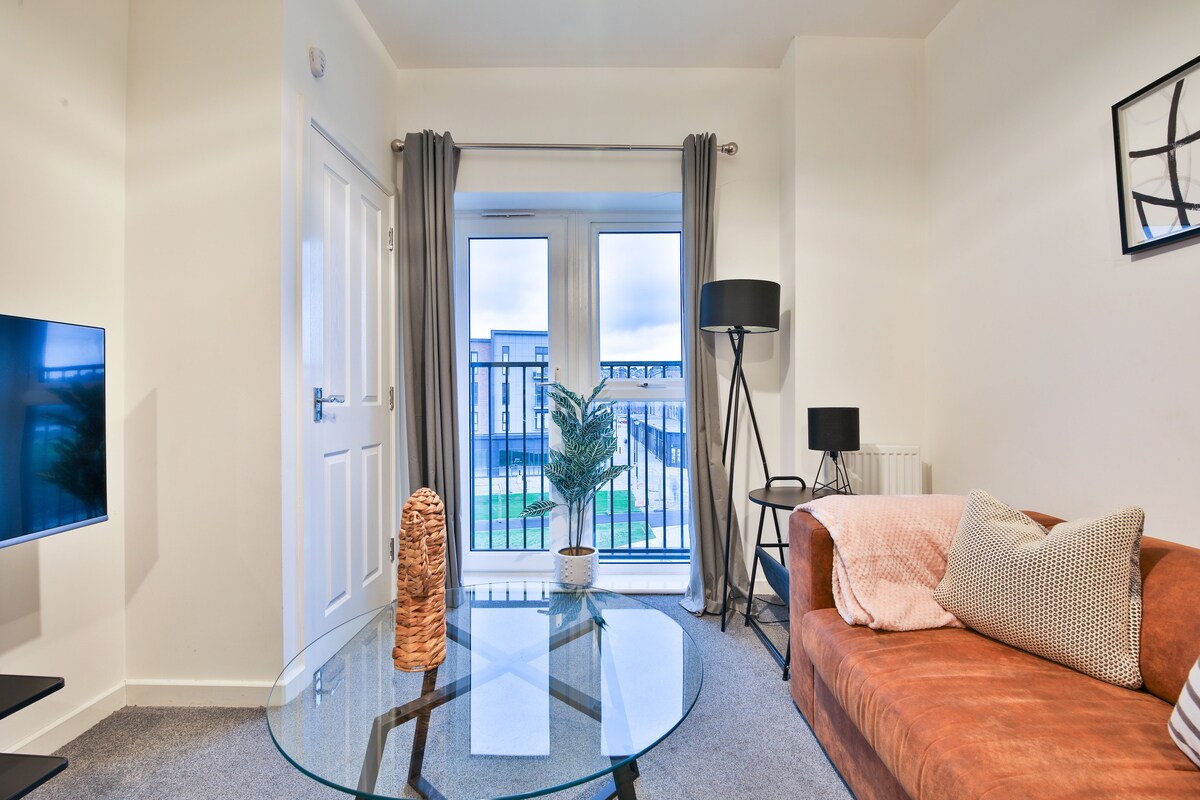 Bliss 2 Bedroom & Bathroom Flat with Parking