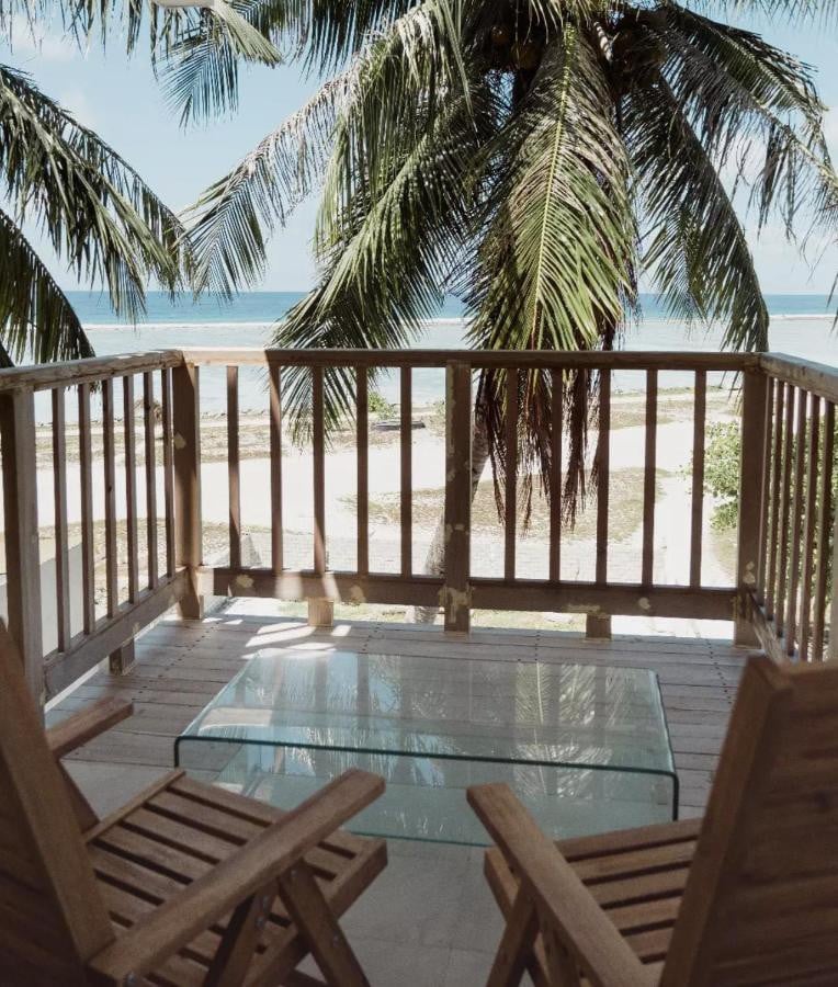 2x Beachfront Rooms - Steps From The Surf!