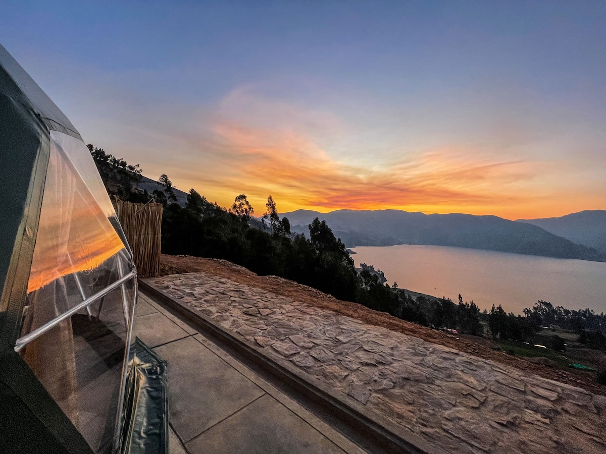 Increíble Domo vista a Laguna de Pacucha