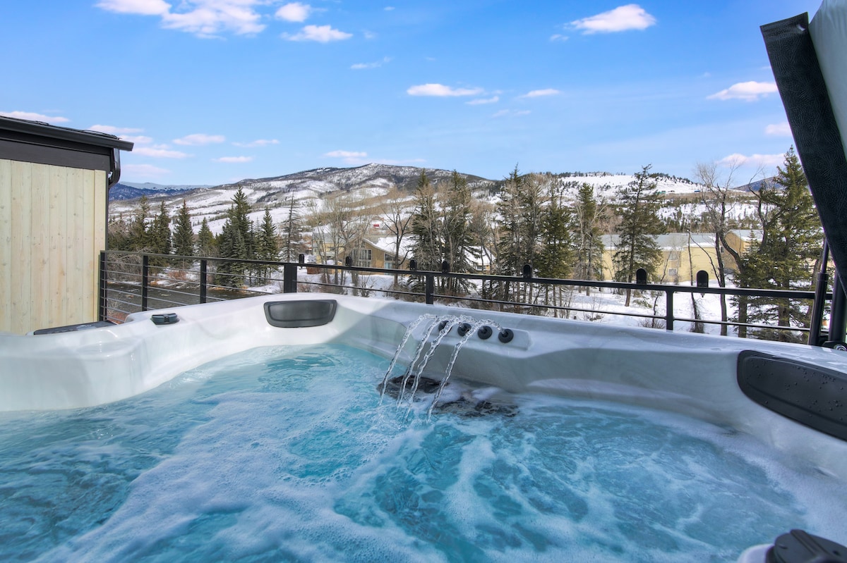 Penthouse | Hot Tub | Riverfront