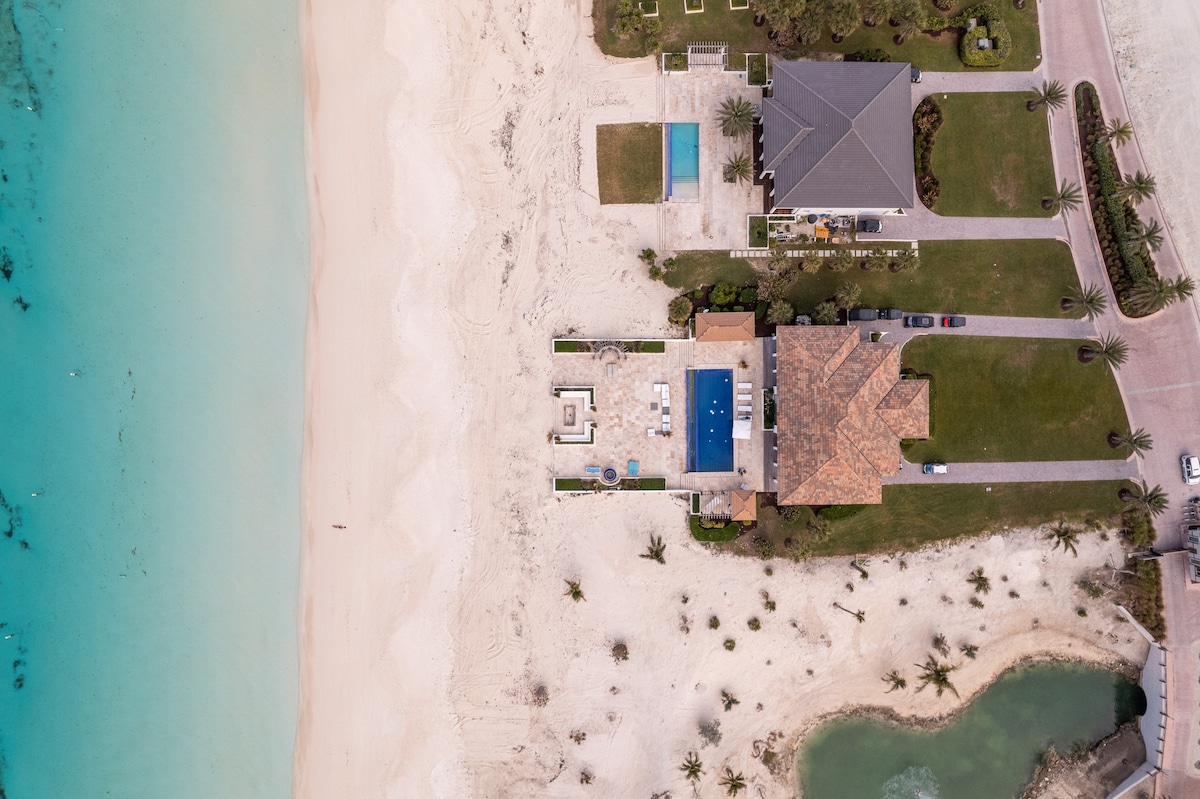 The Bahamas Beachfront Dream: Beach, Pool & Dock