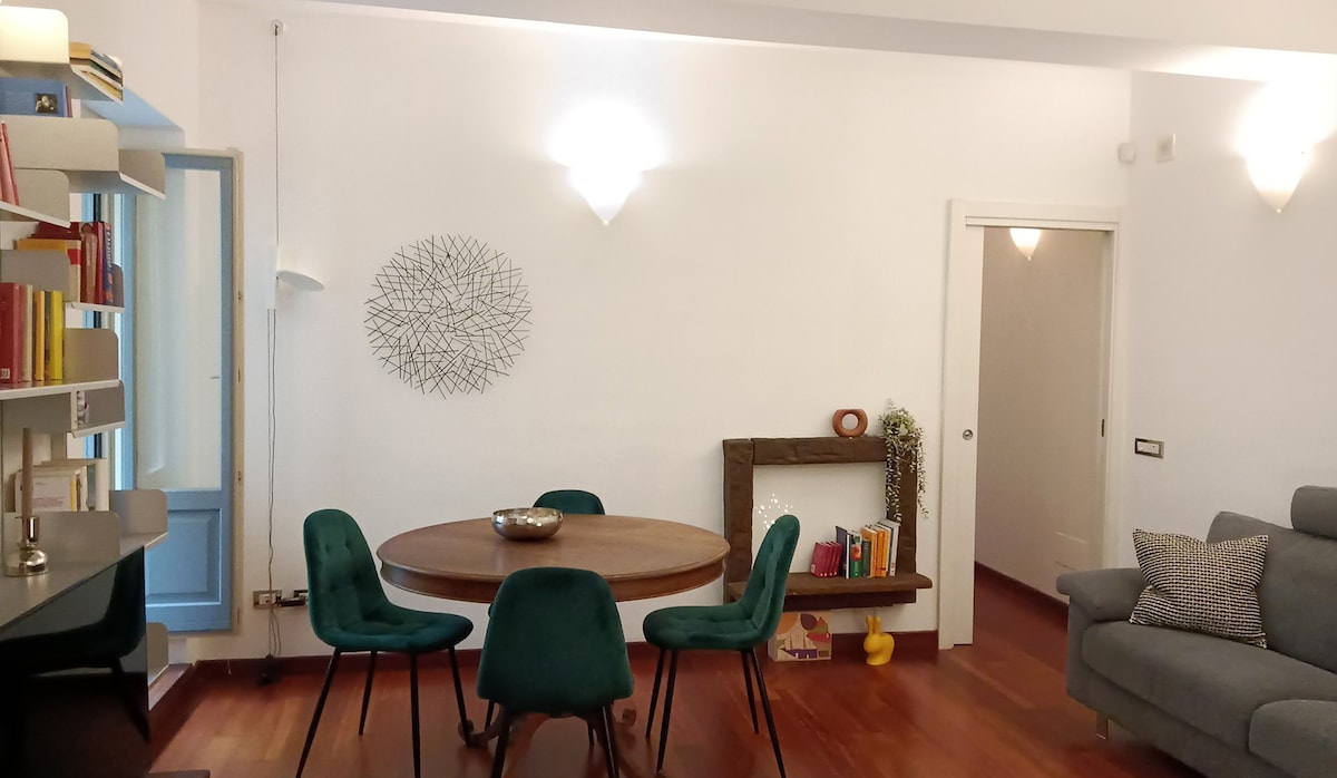 2 bedrooms, Arena, Chinatown