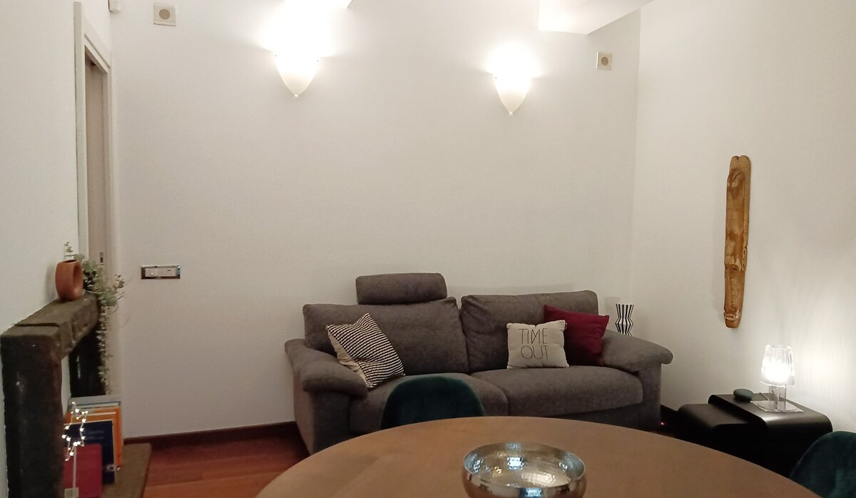 2 bedrooms, Arena, Chinatown