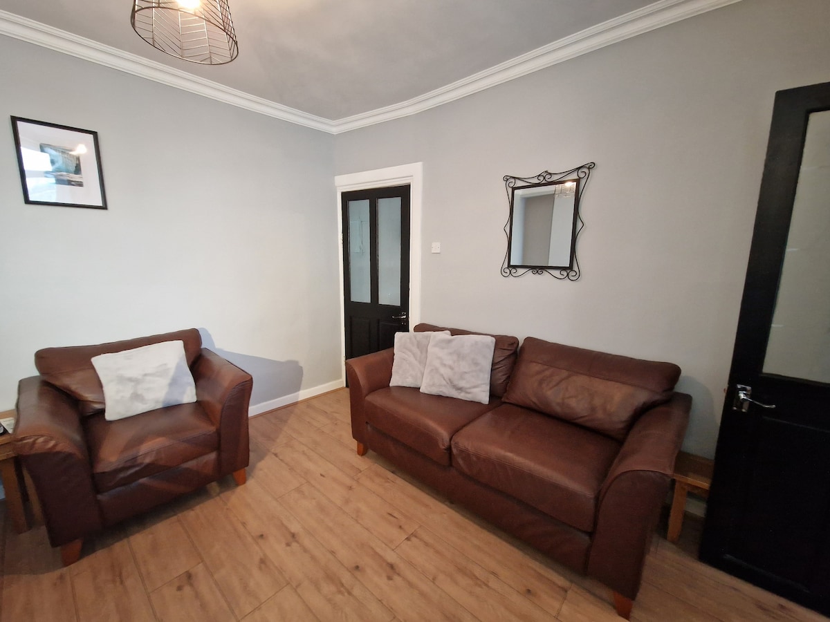 4 Bedroom accommodation Merthyr