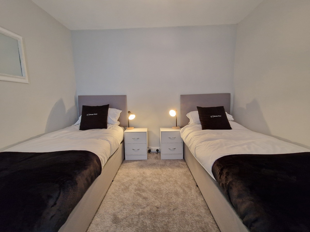 4 Bedroom accommodation Merthyr