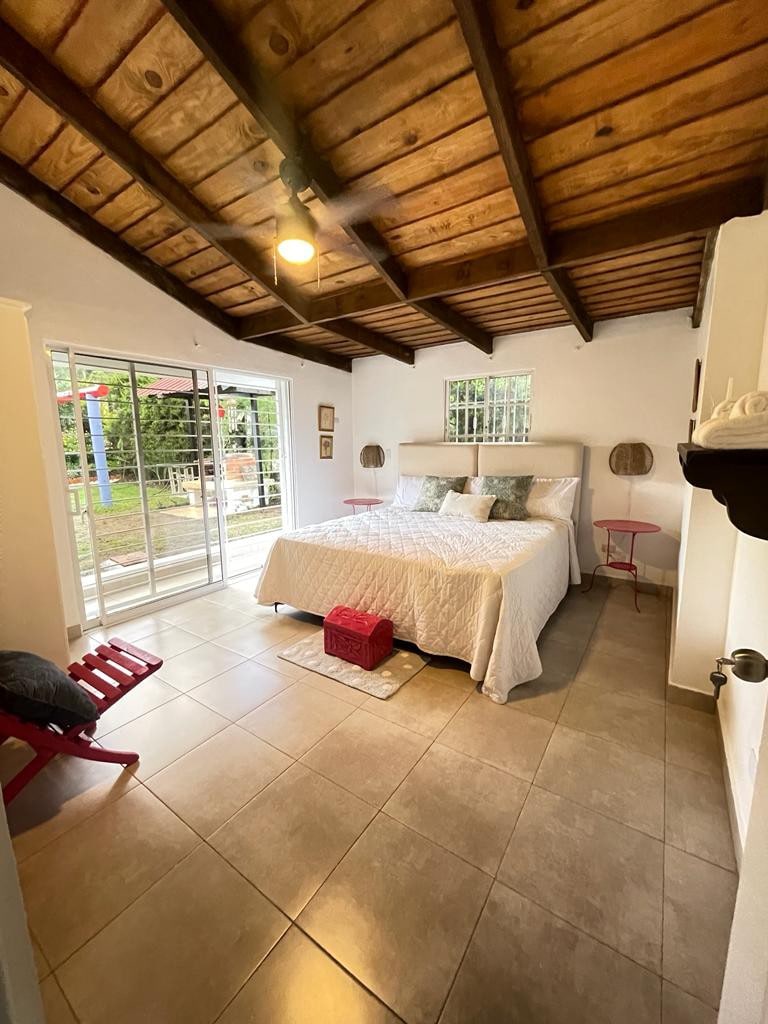 Villa Blanca Constanza con jacuzzi y patio