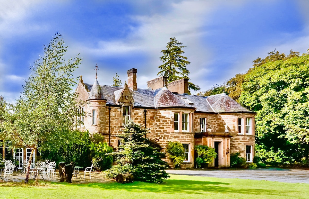 Your 15ensuite Manor in Scotland