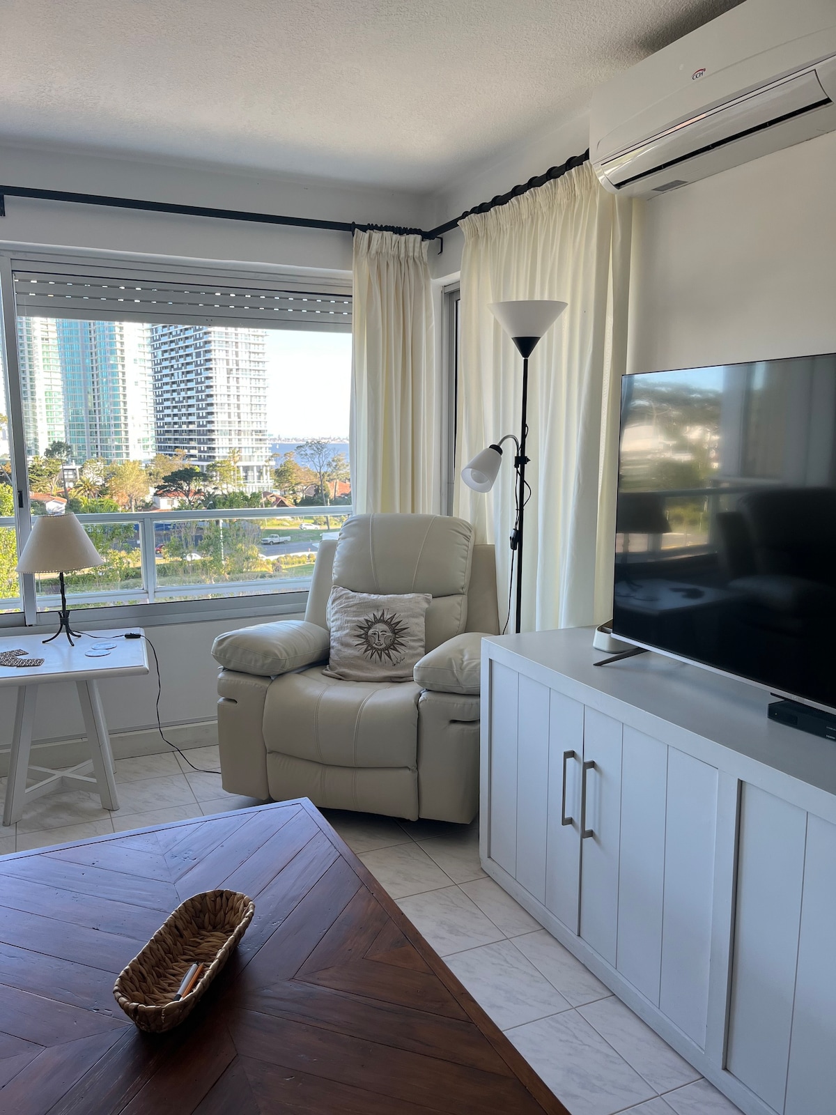 Apartamento sobre playa Mansa