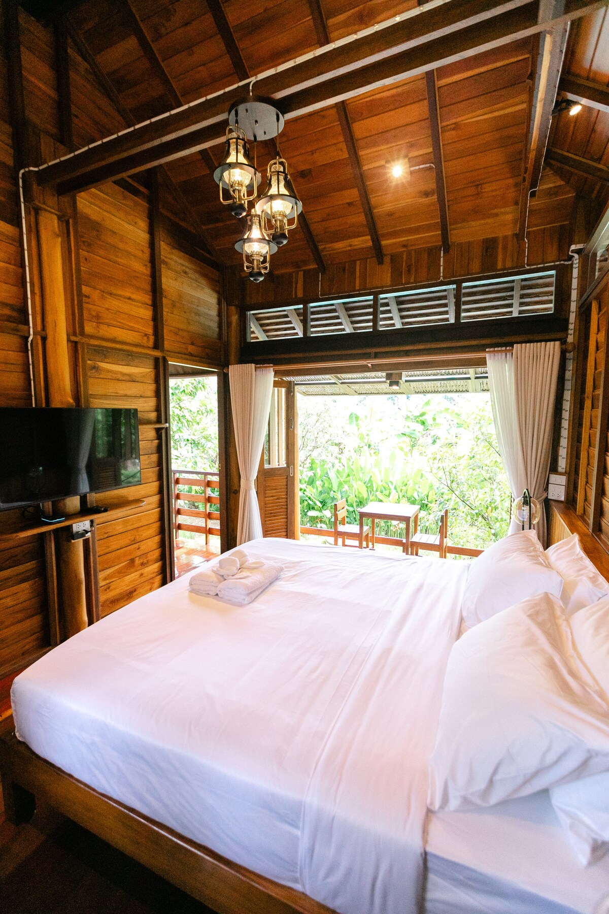 Saksila Resort - King Bed Villa