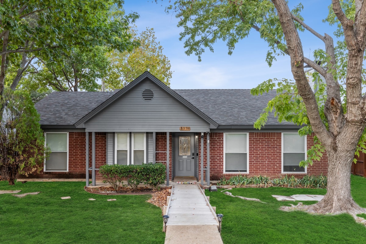 Urban Elegance 3 Bedroom Home in Frisco