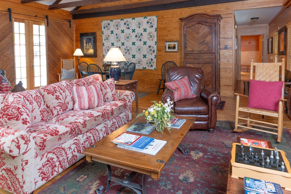 The Depot Lodge - Master Suite