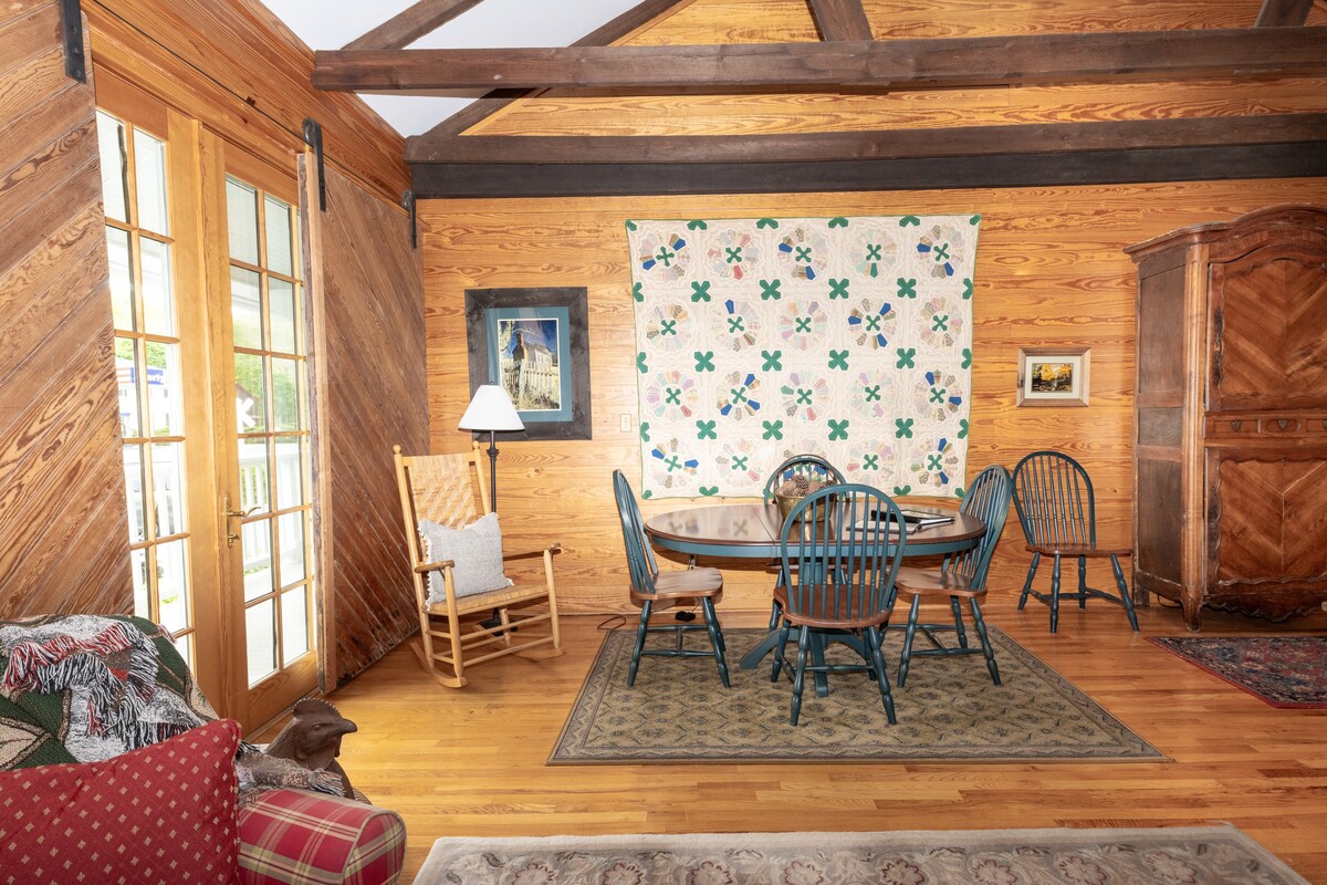 The Depot Lodge - Master Suite