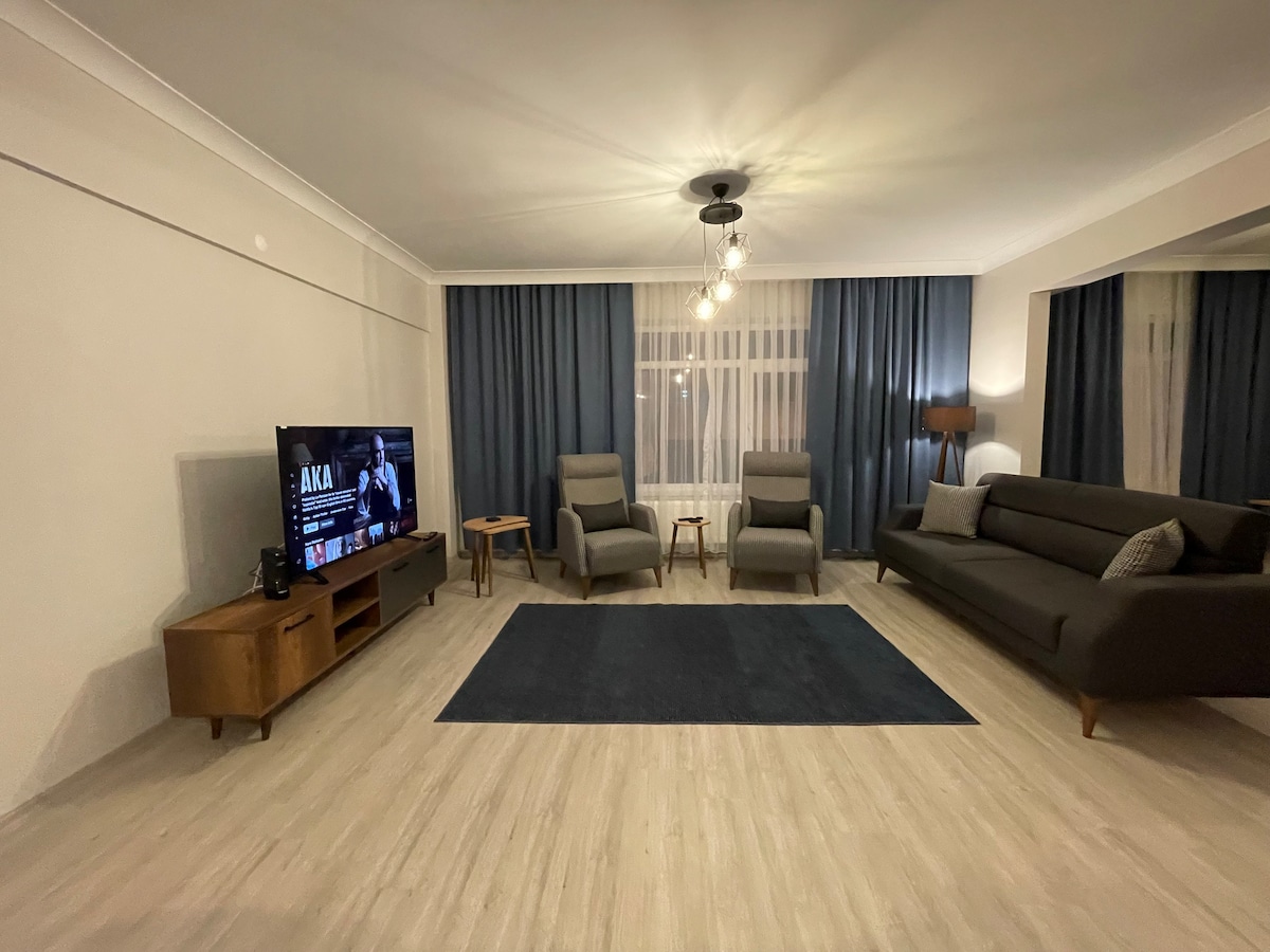 Modern & Spacious Apartment in Kadıköy