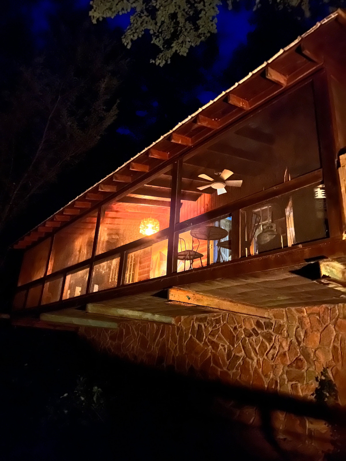 H + H Toccoa River Cabin