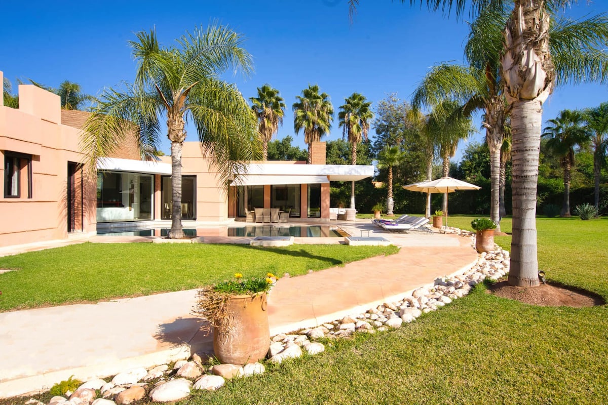 The Lana family Villa: garden, pool not overlooked