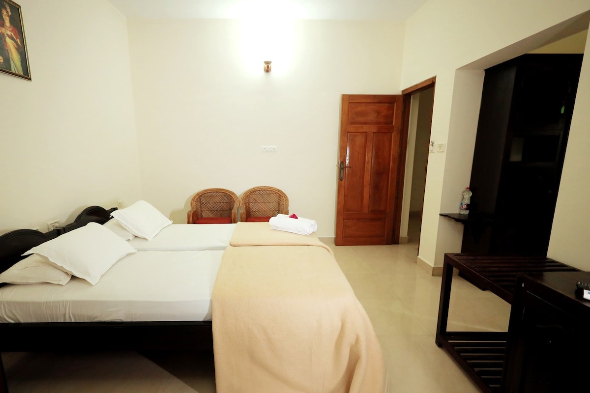 Laexotica D (AC )| Double Room | Two Twin Beds