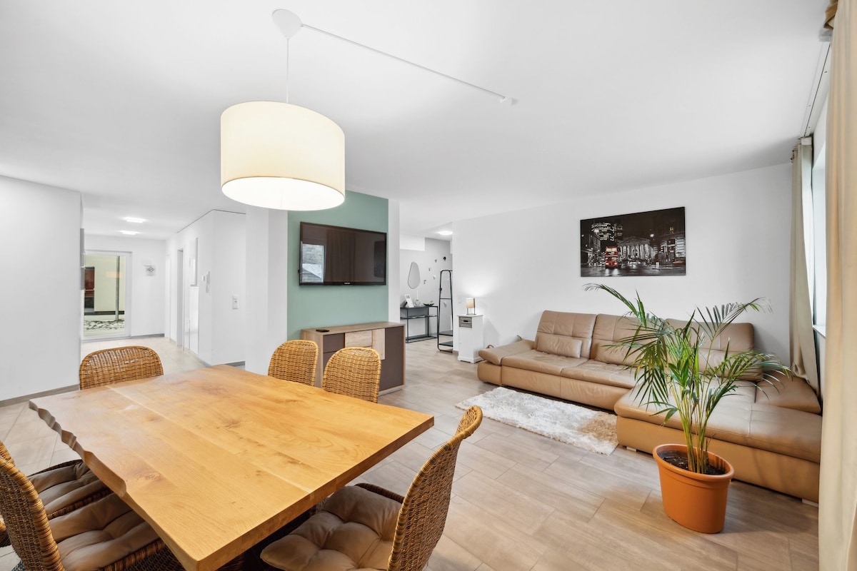 Sali Homes Apartment mit Terrasse im Zentrum