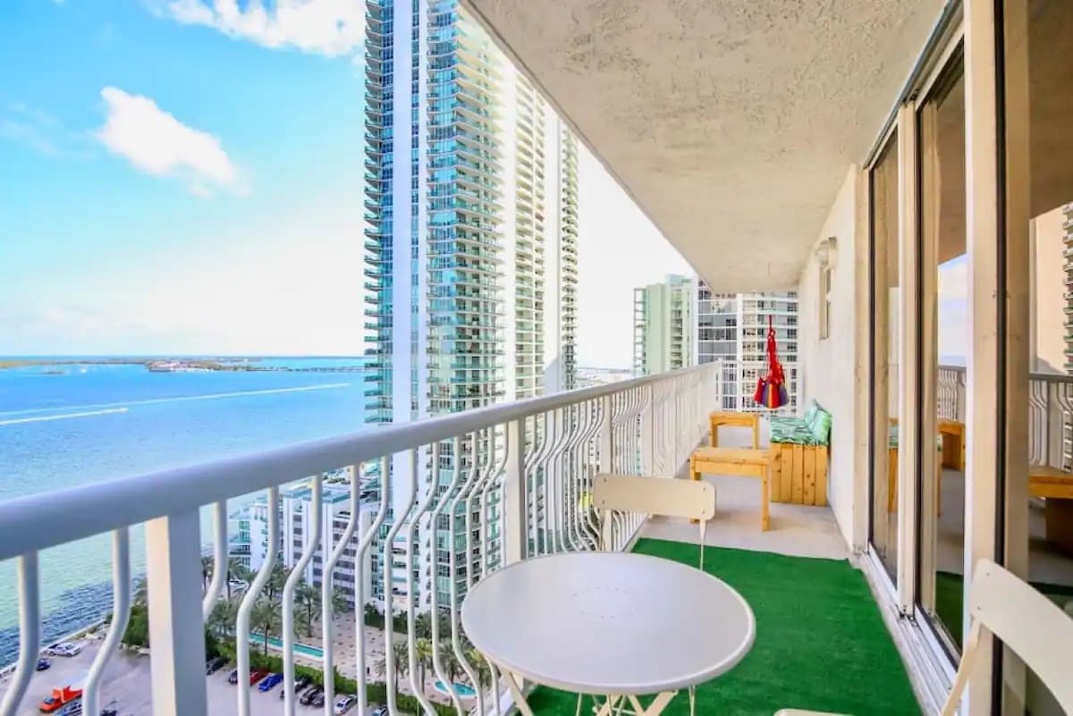 Brickell Bliss 2 Bedroom Ocean View Retreat