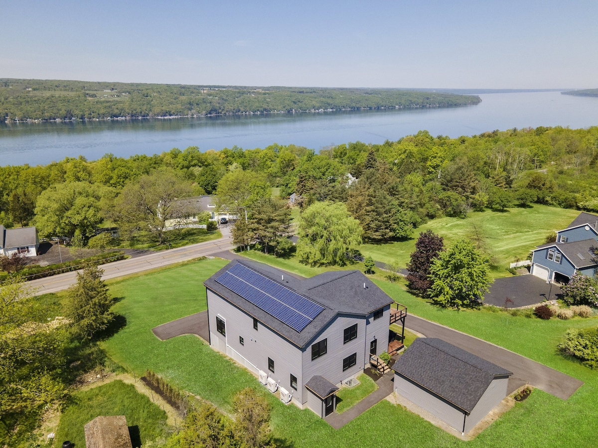 Gorgeous, serene, Ithaca house!