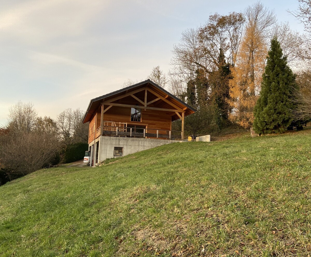 Chalet spacieux entre lacs et montagnes