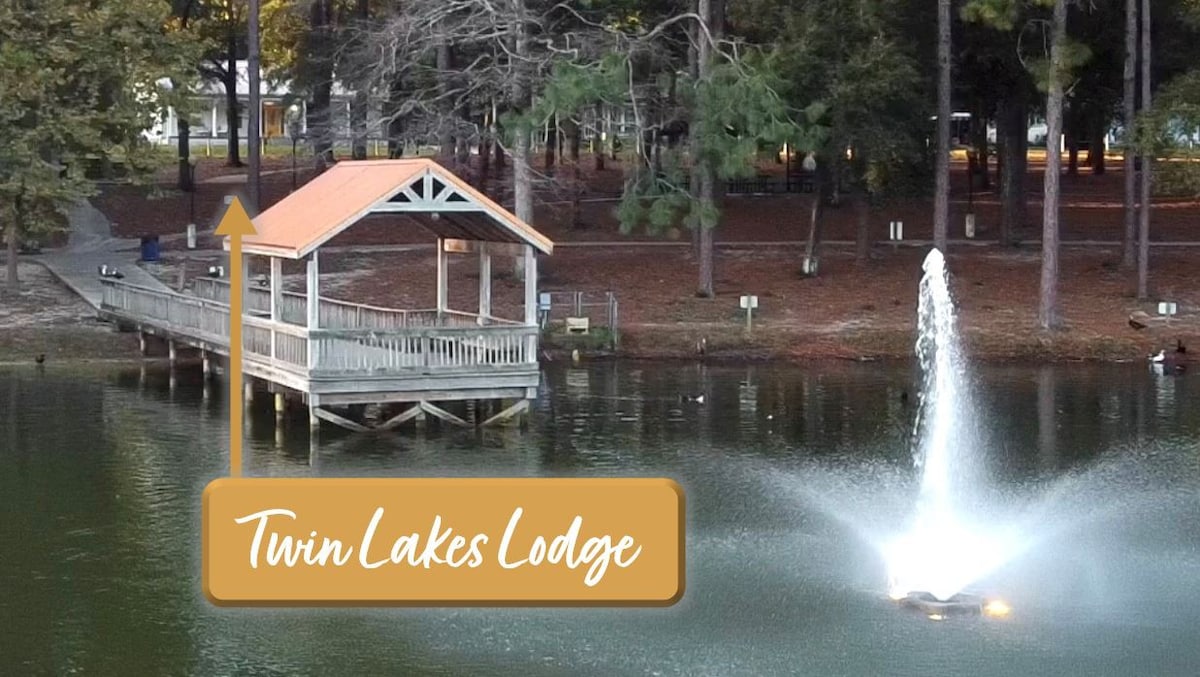 Twin Lakes Lodge [Lakeside King Bed Retreat]