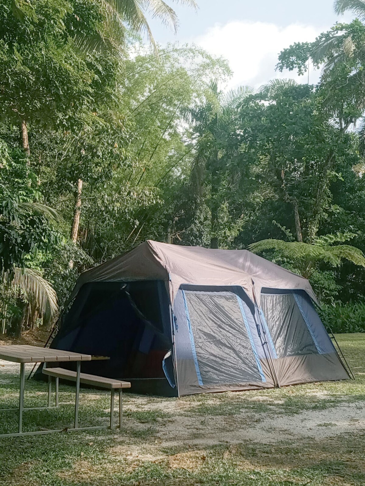 CampingTent2: Hacienda Monte Rey