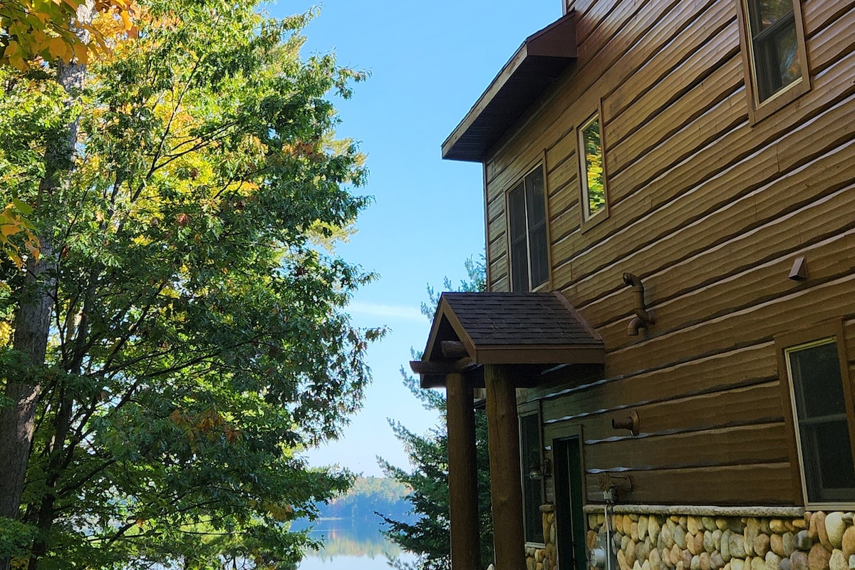 7BR lake cabin on Carpenter Lake. Avail July 4th!