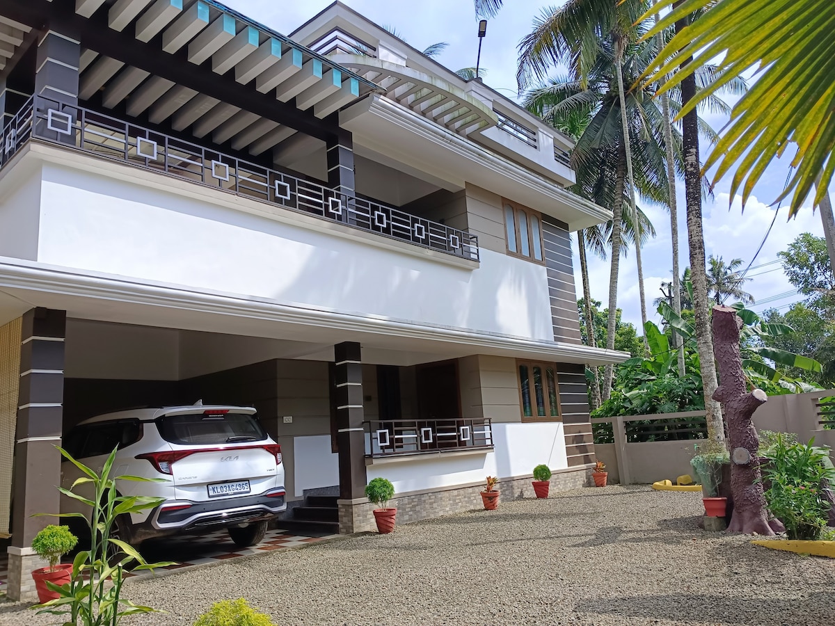 Spacious house in Aranmula