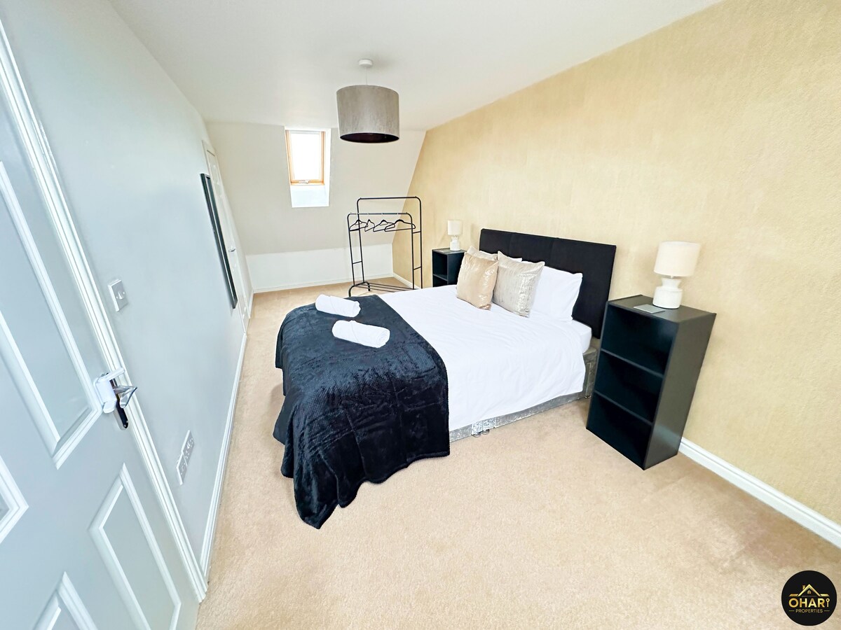 Modern 3 Bed - FREE Parking - 20% Off Long Stays