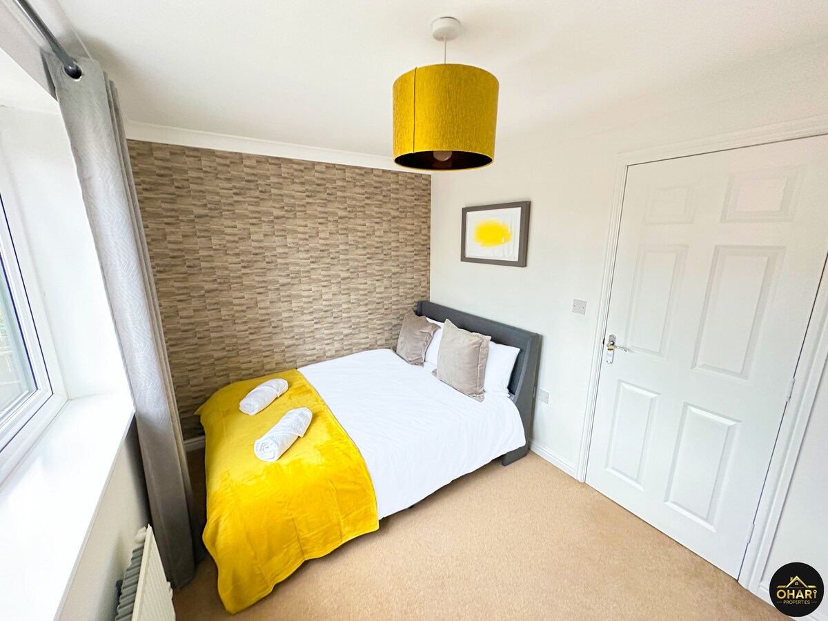 Modern 3 Bed - FREE Parking - 20% Off Long Stays