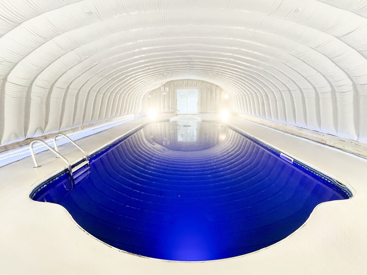 波科诺斯最大的私人恒温泳池。马上预订！