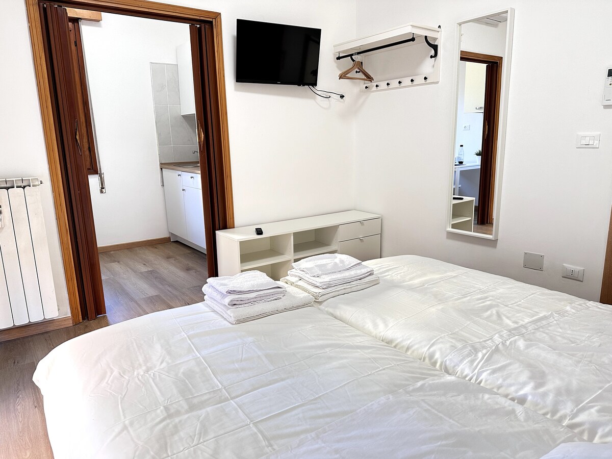 Calima apartaments stanza privata con bagno comune