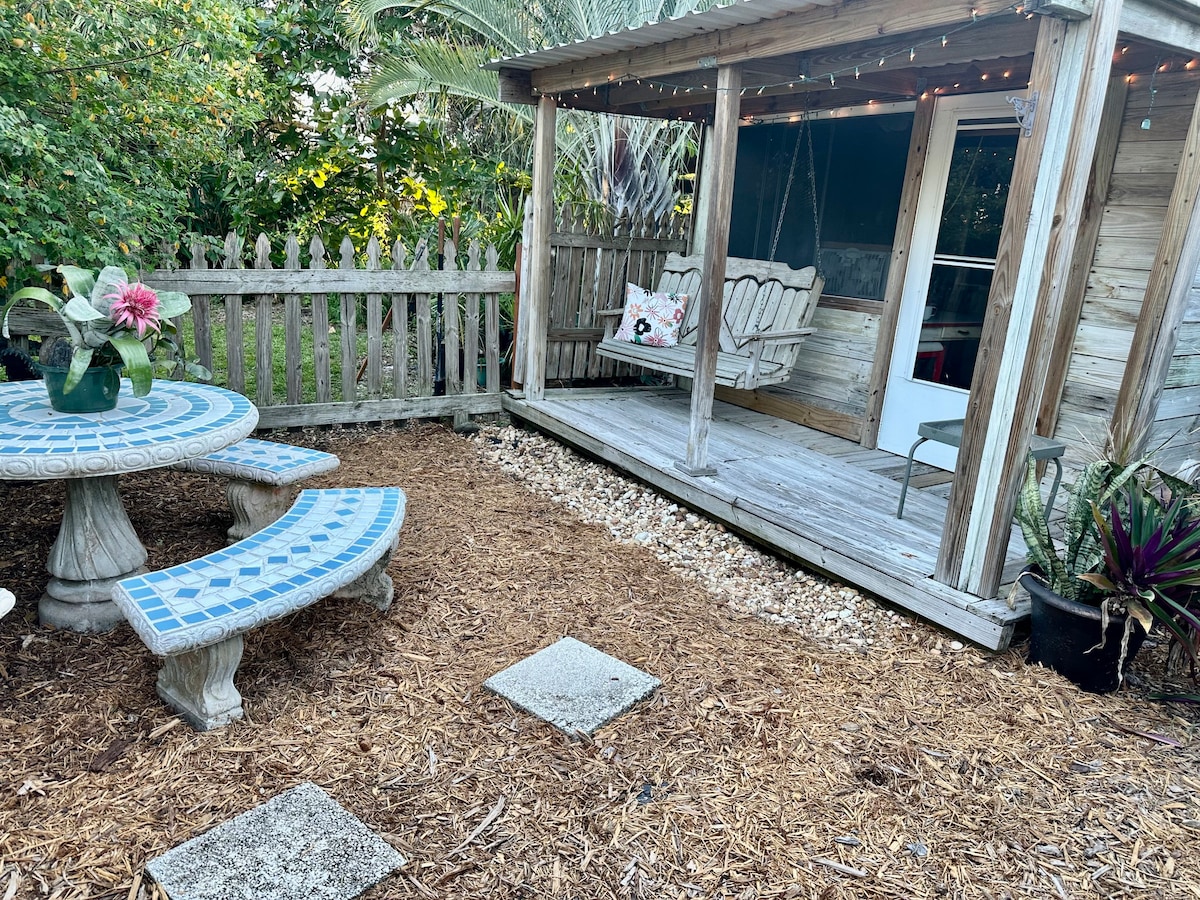 #2 Treasure Coast Key West Style Cabin Private