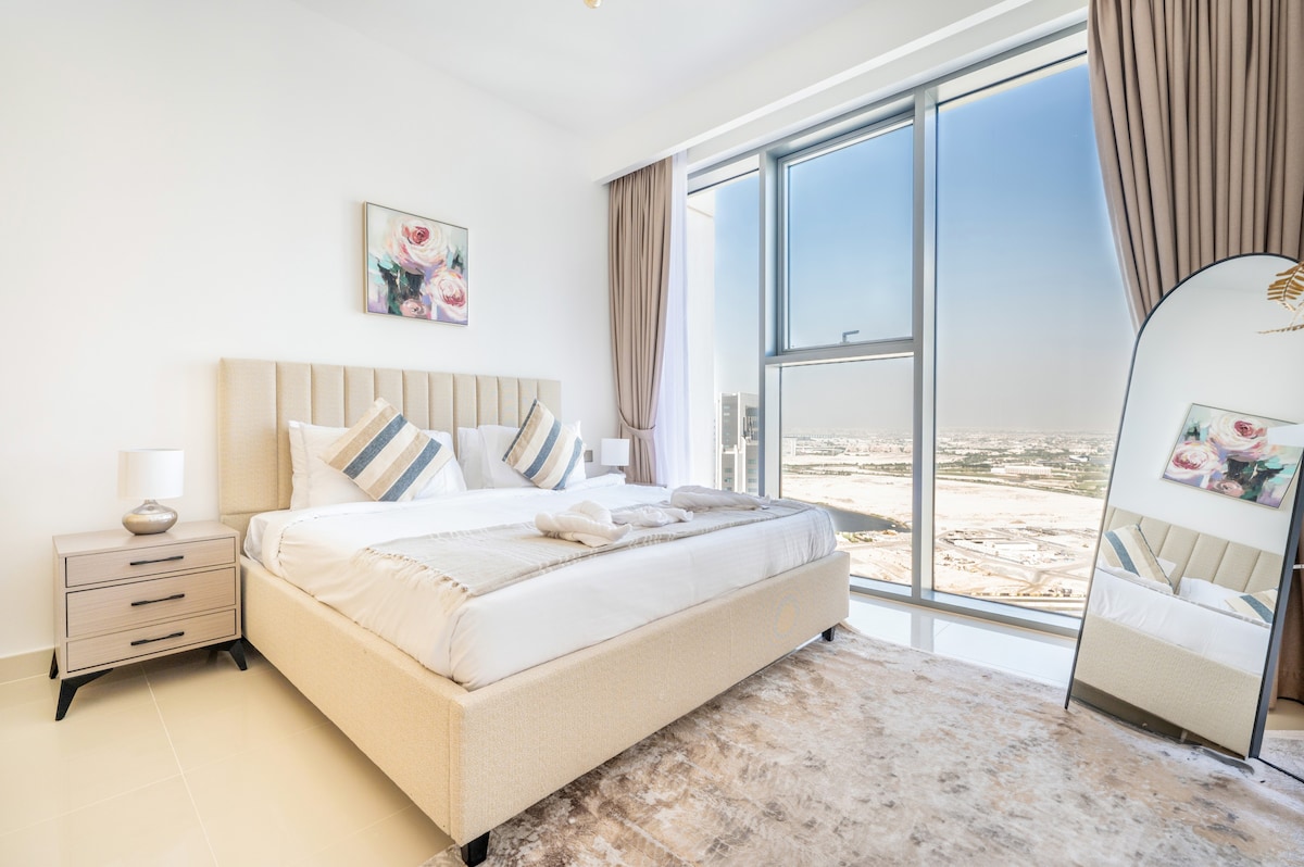 Elegant 1BR Apartment in 17 Icon Bay Dubai Creek
