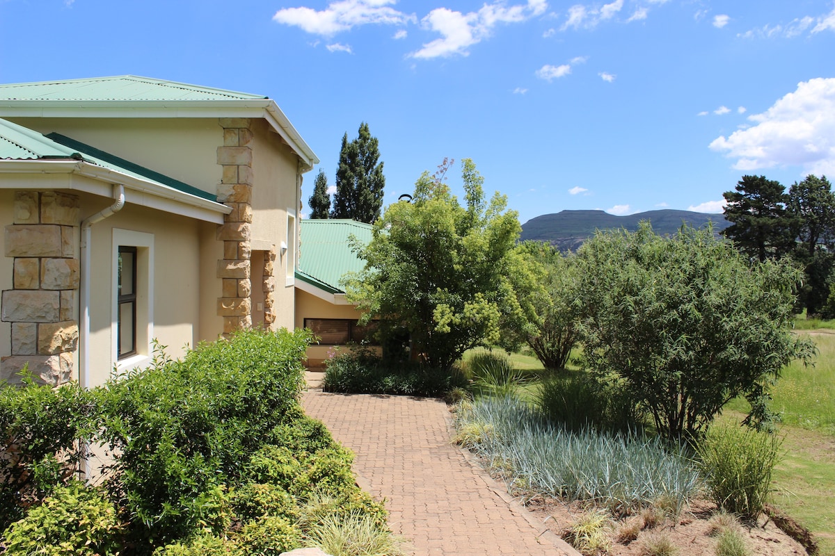 The Club and Trout Villa - The Clarens Golf Estate