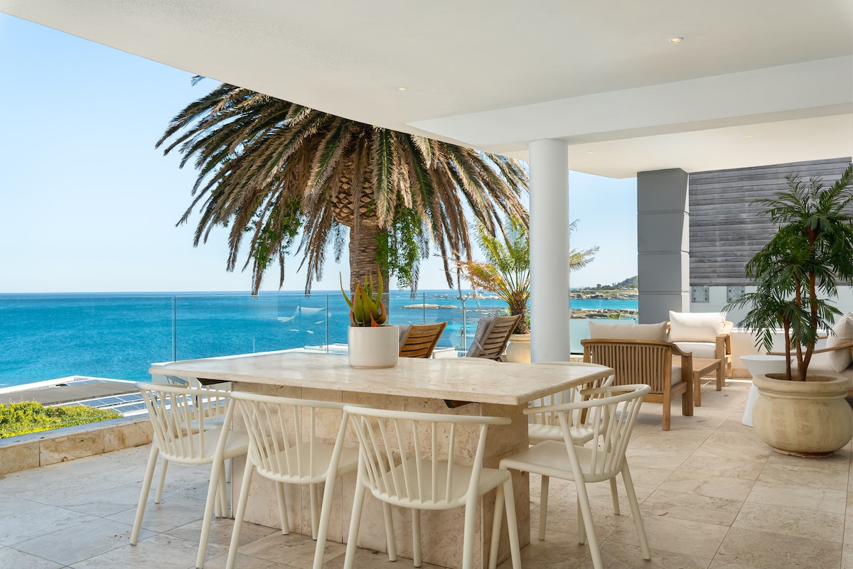 Lux 4 Bedroom Camps Bay | Private Pool | Sea View