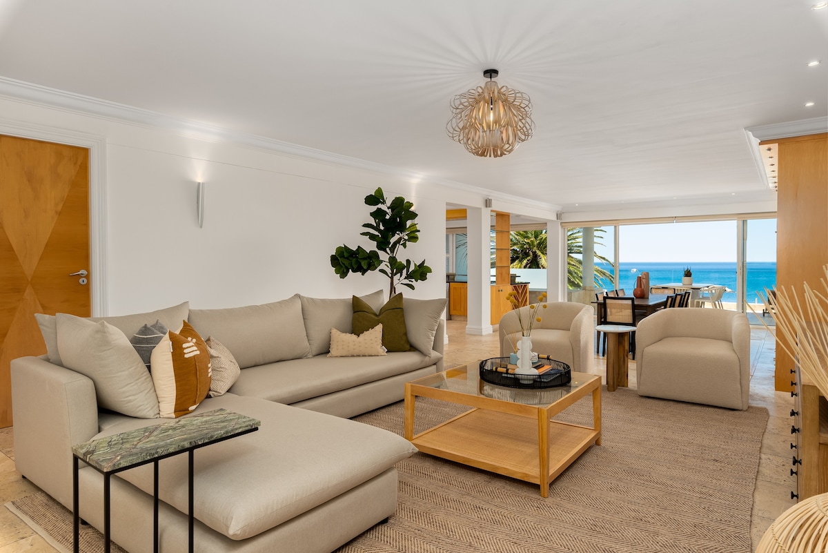 Lux 4 Bedroom Camps Bay | Private Pool | Sea View