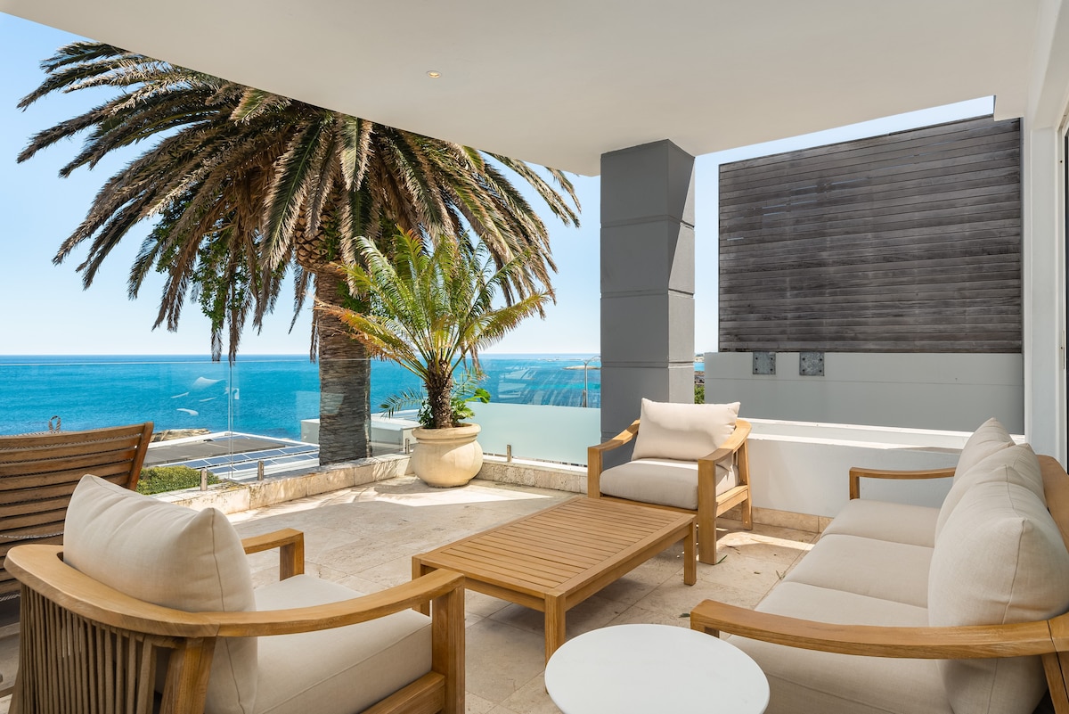 Lux 4 Bedroom Camps Bay | Private Pool | Sea View