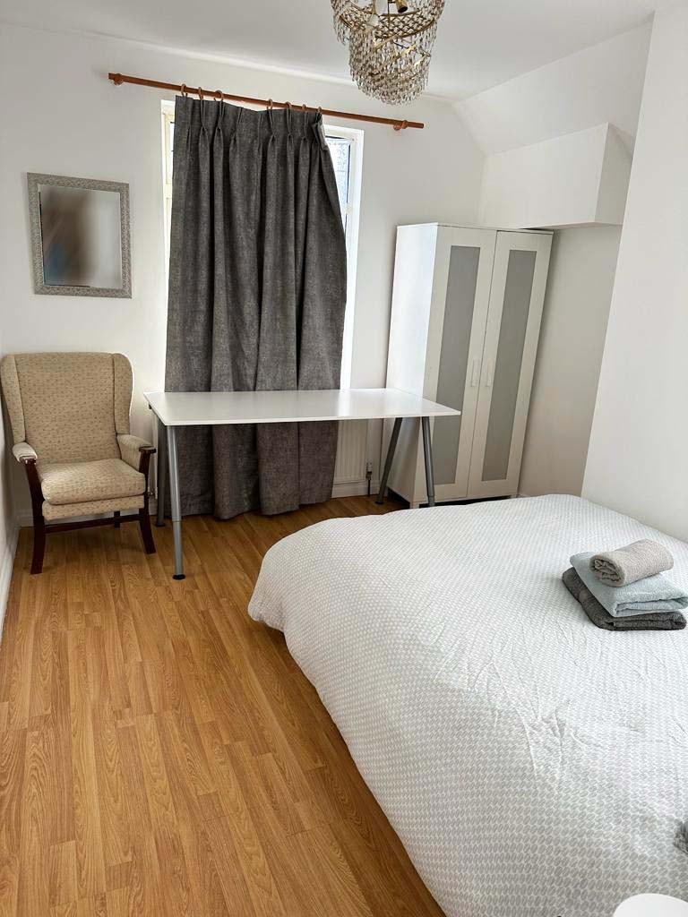 Double Room Close to Station