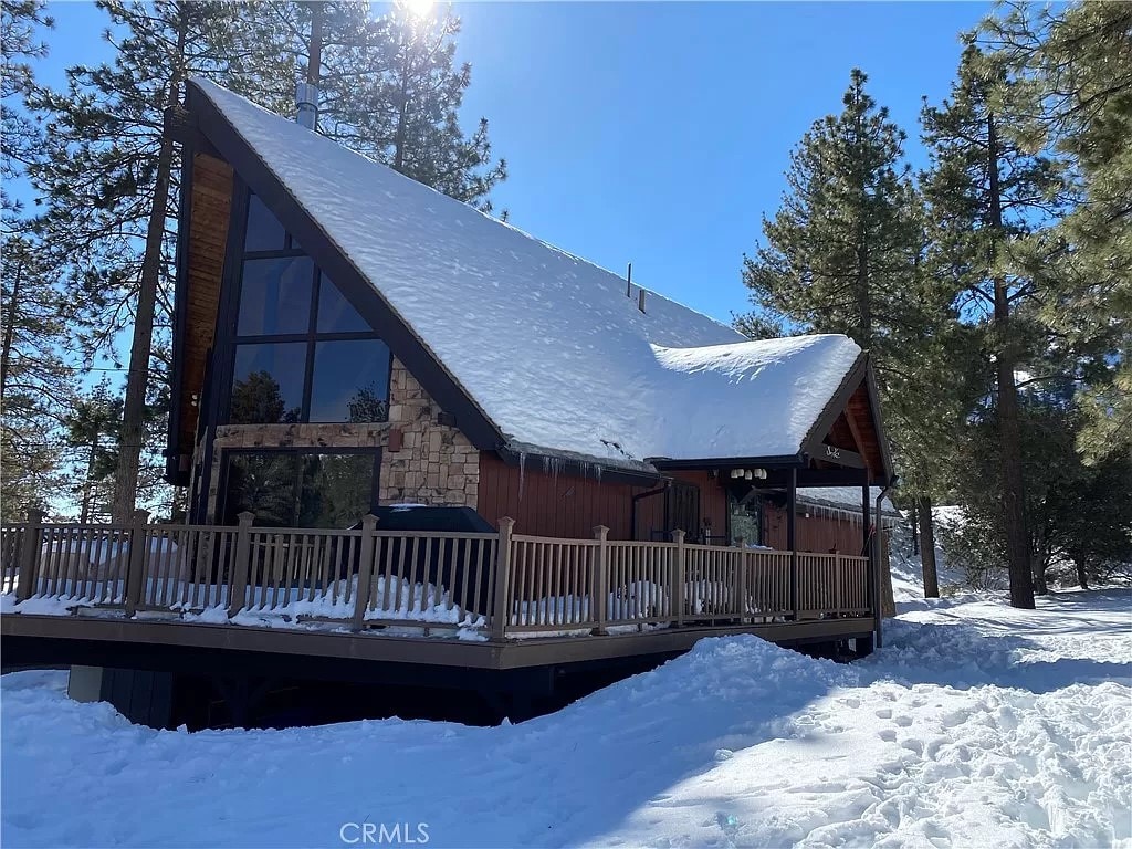 Large A-Frame Cabin, kids treehouse, private road