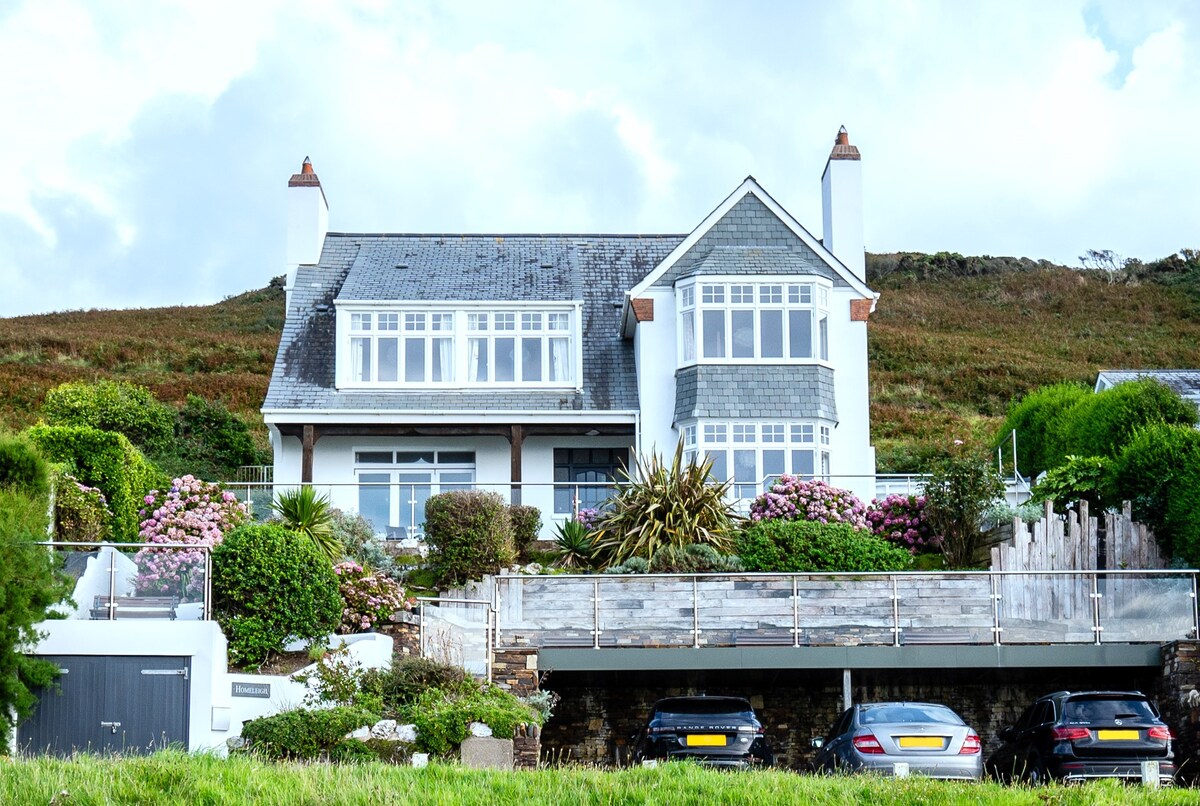 Luxury beach-front house with sea views Woolacombe