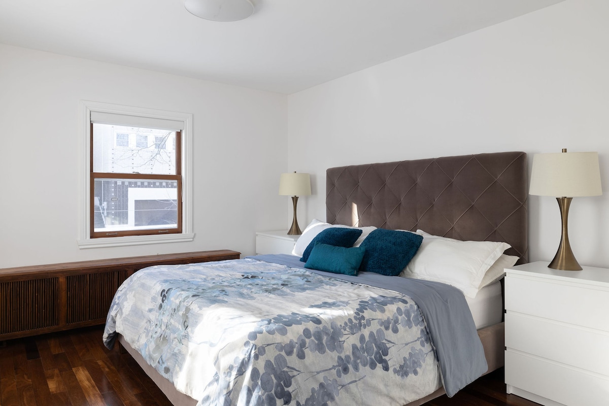 Elegant 5-Bedroom Home in Upper Westmount