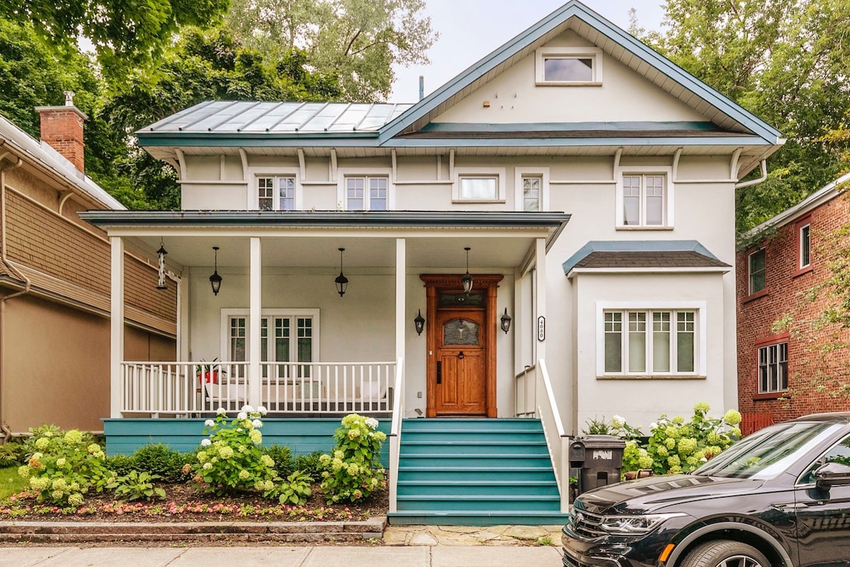 Elegant 5-Bedroom Home in Upper Westmount