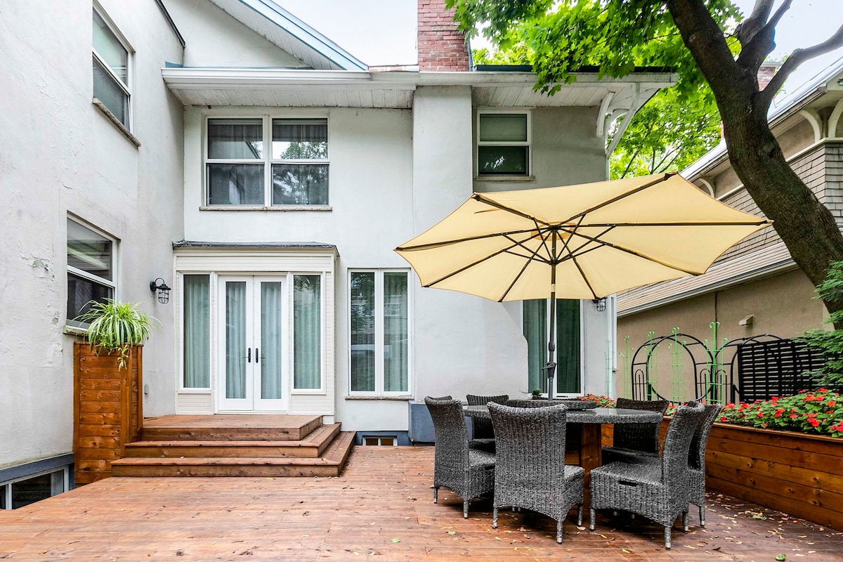 Elegant 5-Bedroom Home in Upper Westmount