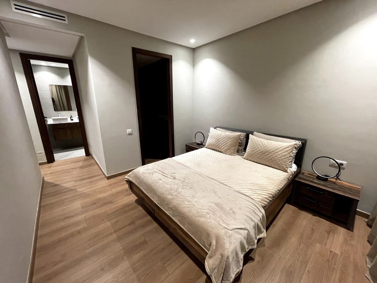 Casa Finance City Luxury Flat