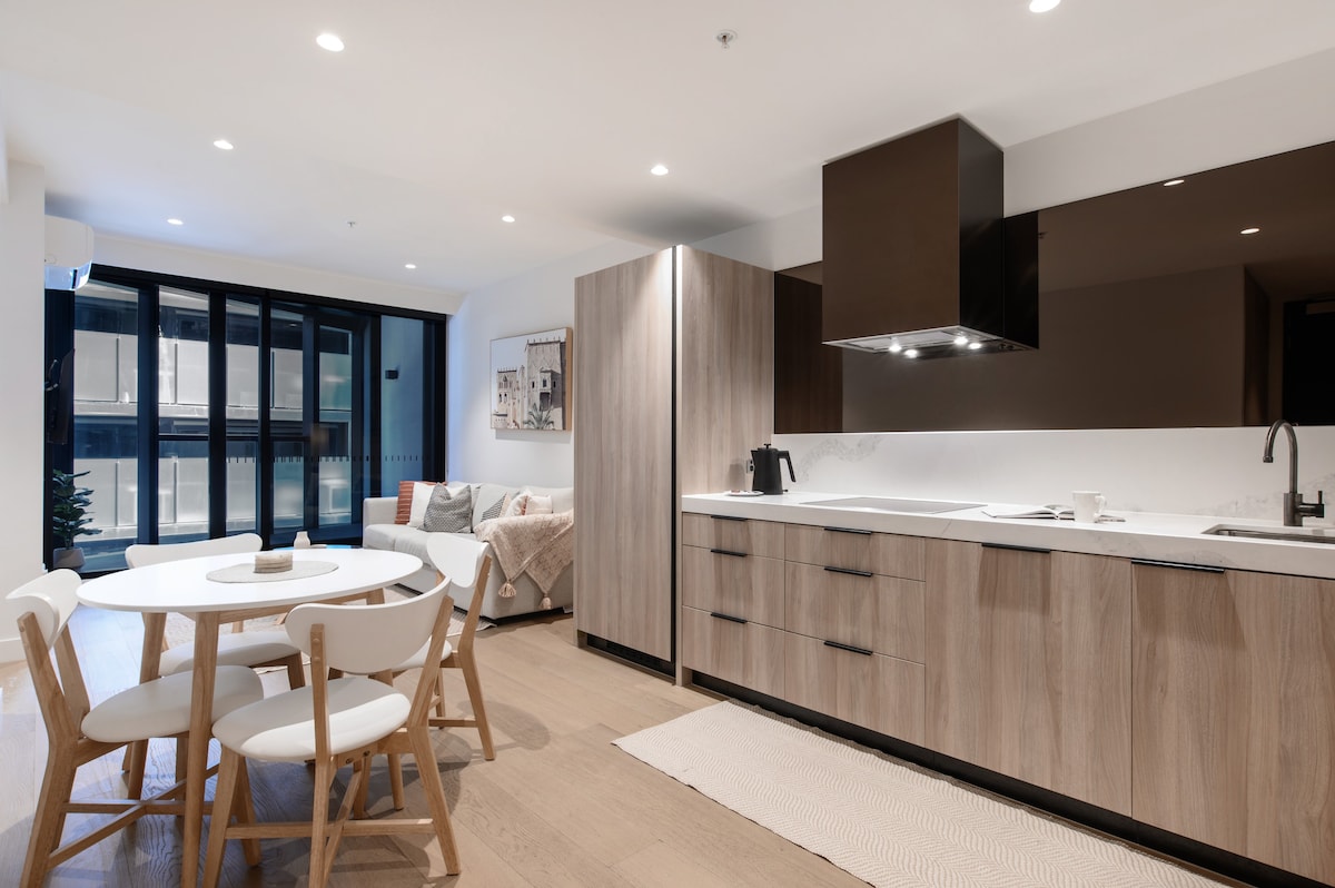 Contemporary Ease—Streamlined South Yarra Living