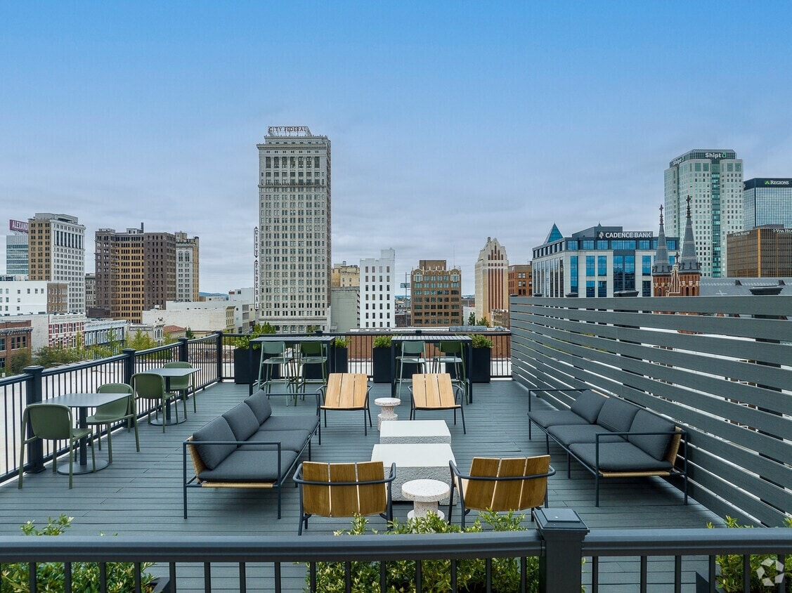 ~New Loft
Rooftop Views
Lounge Room
Downtown