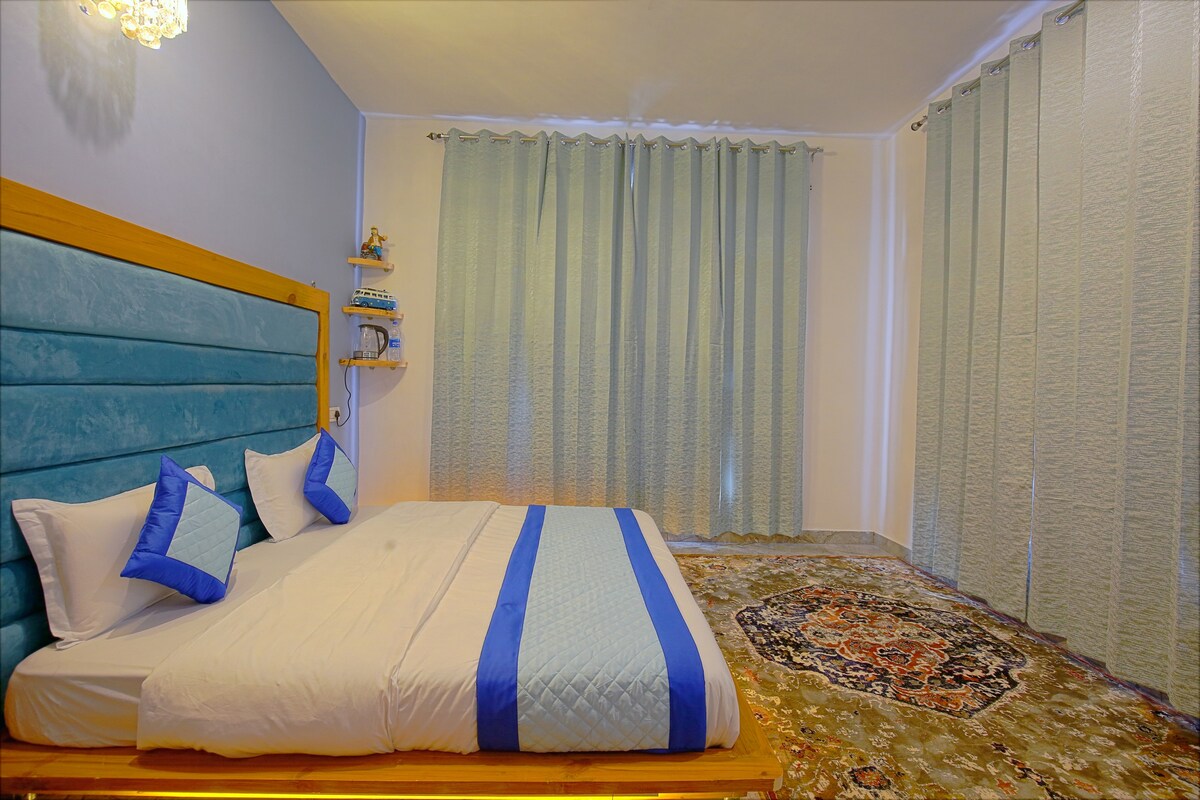 King Size Bed| Private  Balcony|Ensuite Bathroom